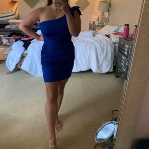 One shoulder dress